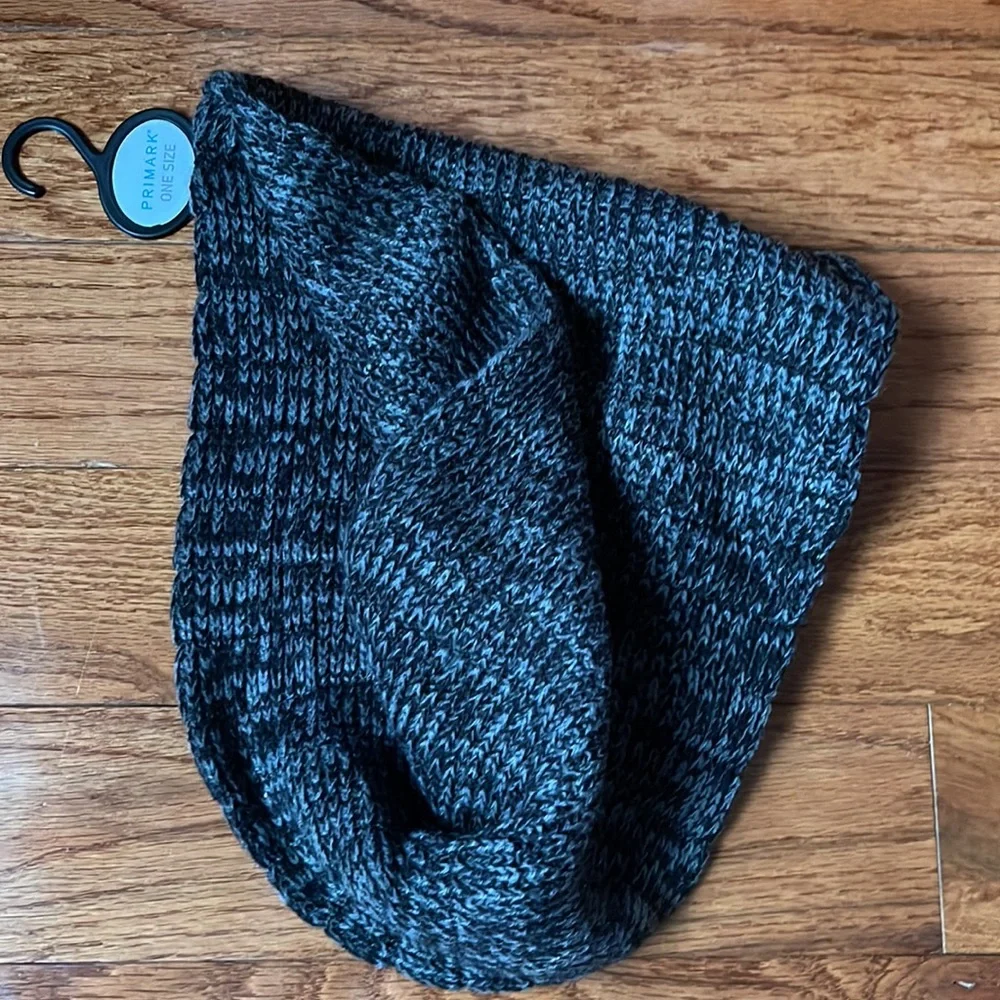 Scarf - Picture 2 of 4